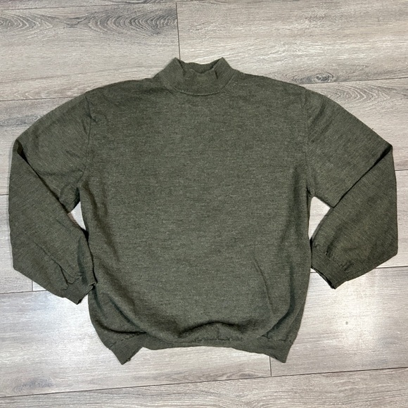 Mantles 100% Murino wool olive green khaki sweater woman’s size L - Picture 3 of 9